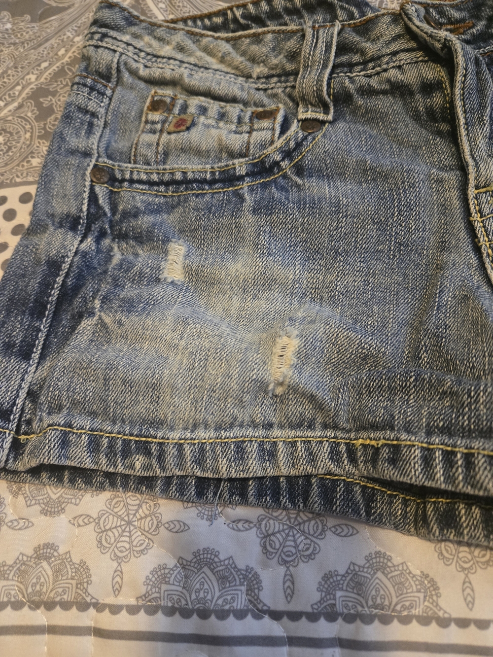 Paris Blues Light Blue Distressed Denim Jean Shorts Size 5 - Picture 3 of 8